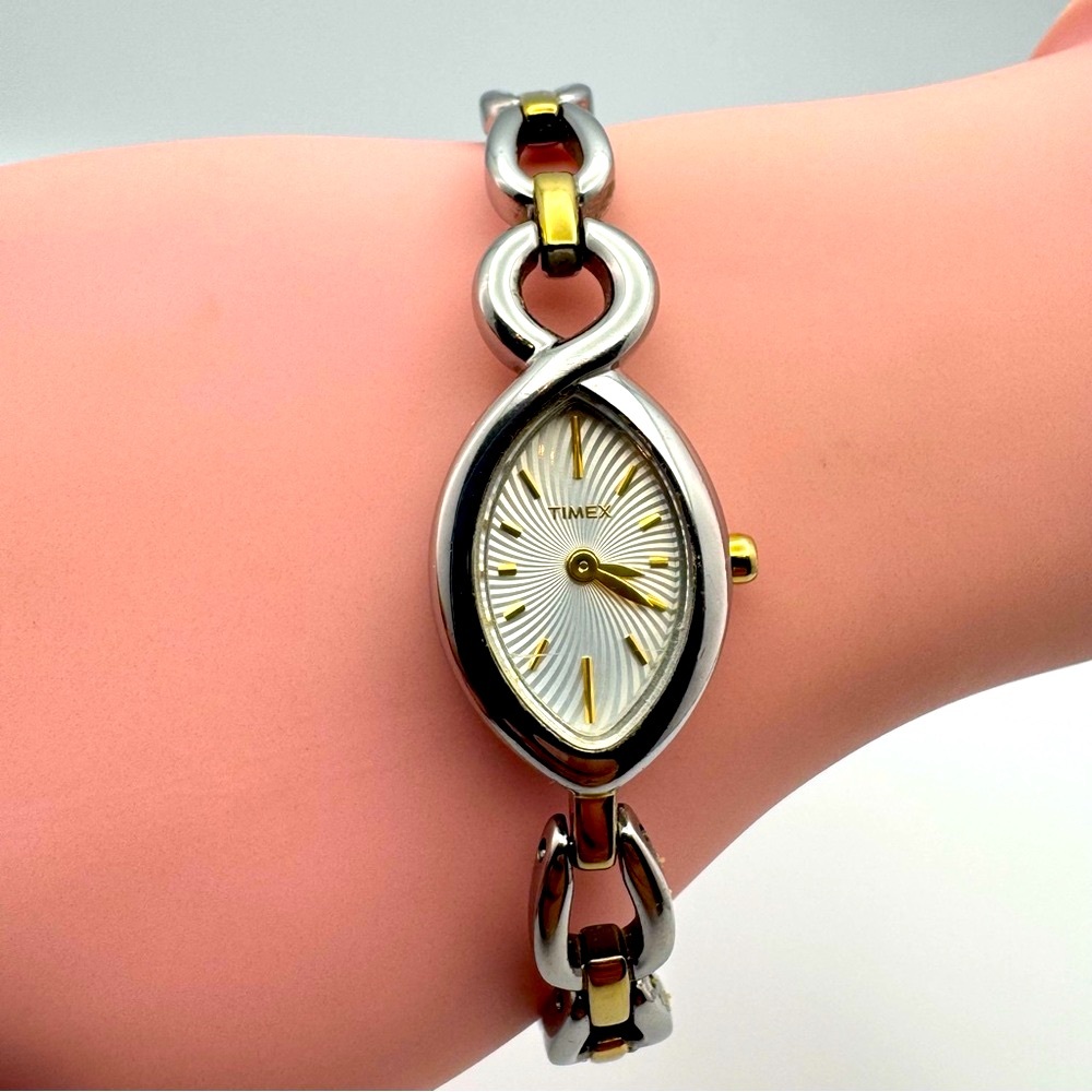Elegant Timex Two-Tone Oval Bracelet Watch Silver Gold Quartz Women’s DressWatch